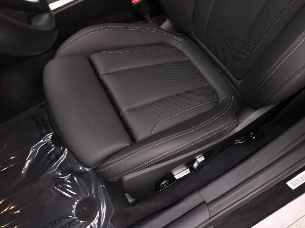BMW i4 photo 32