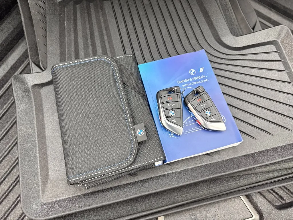 BMW i4 photo 82