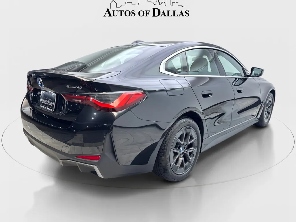 BMW i4 photo 7