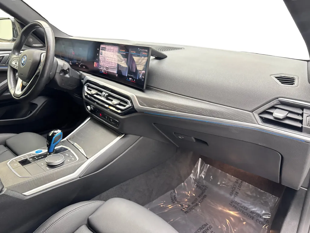 BMW i4 photo 53