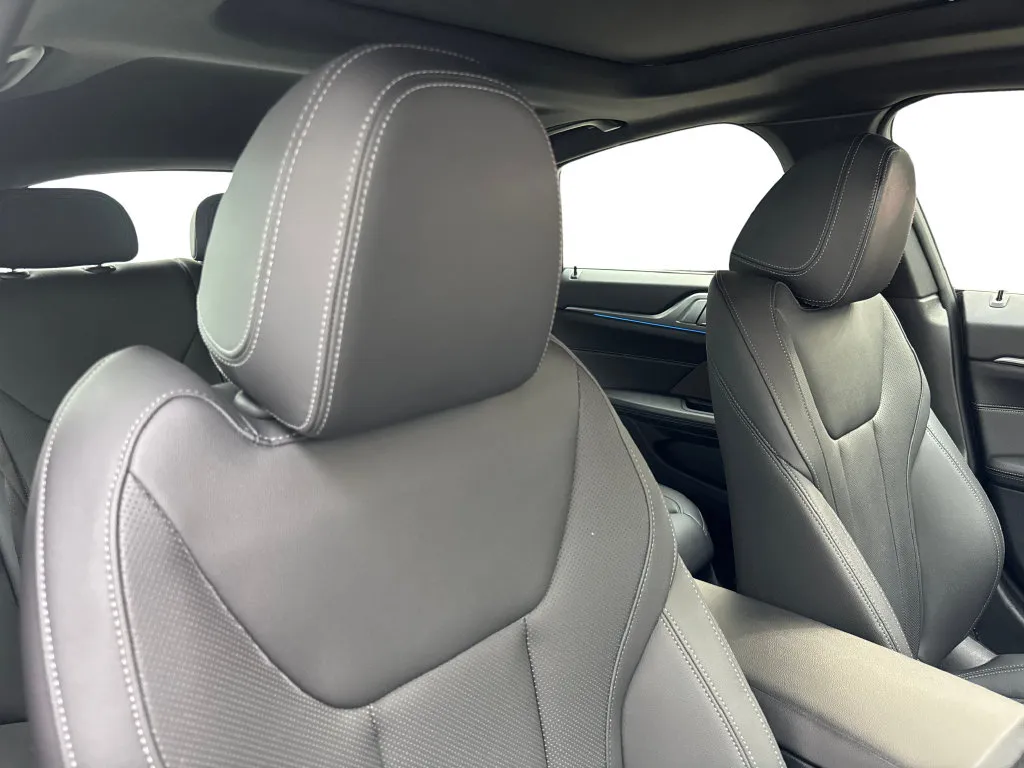 BMW i4 photo 46