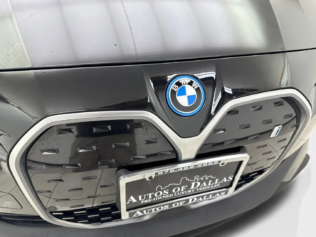 BMW i4 photo 28
