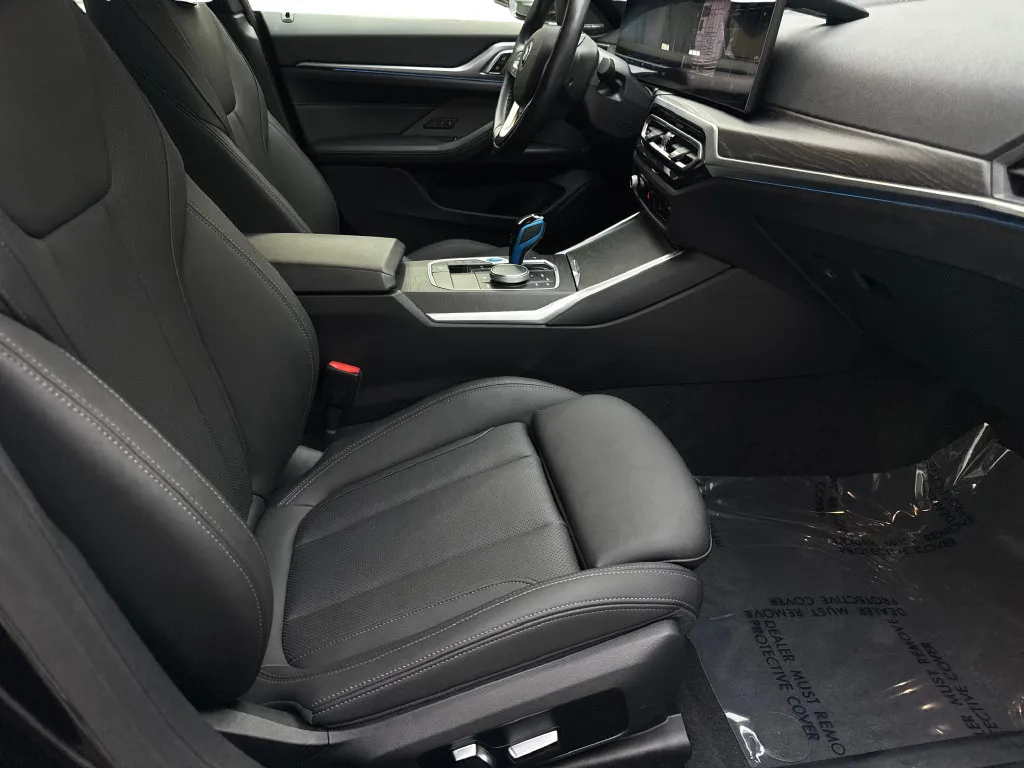 BMW i4 photo 45