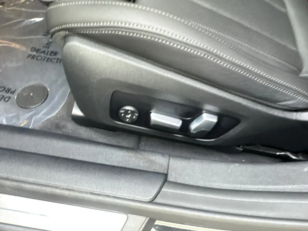 BMW i4 photo 33