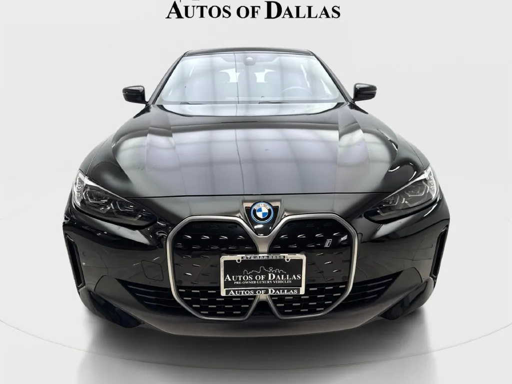 BMW i4 photo 4
