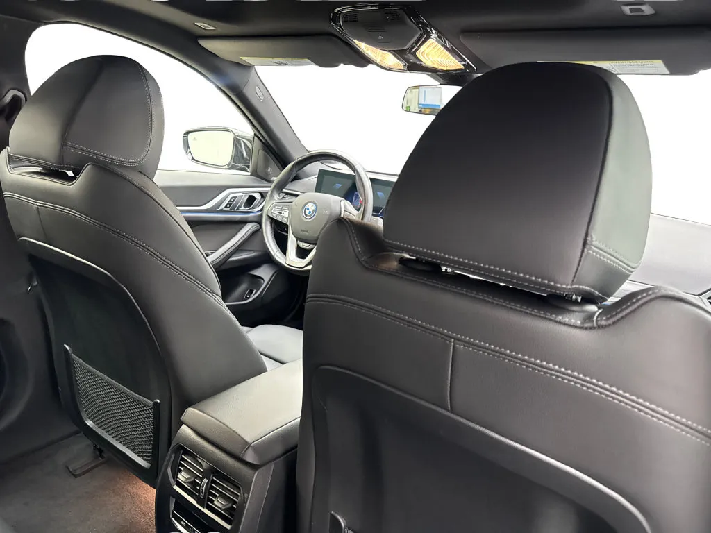 BMW i4 photo 42