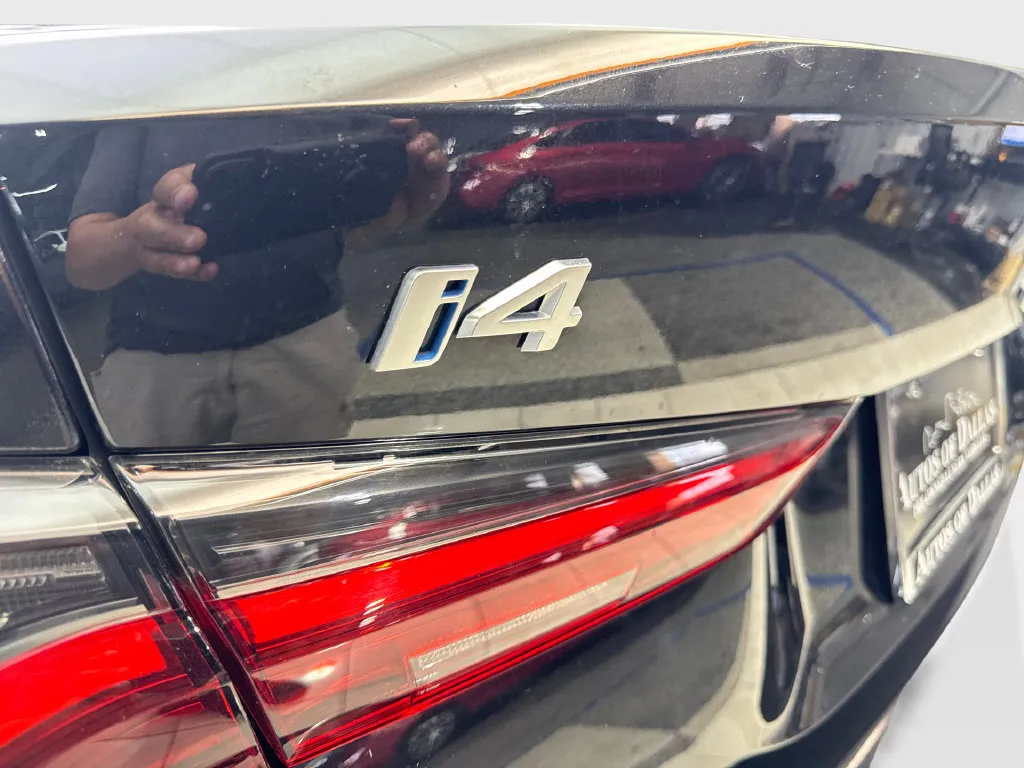 BMW i4 photo 25