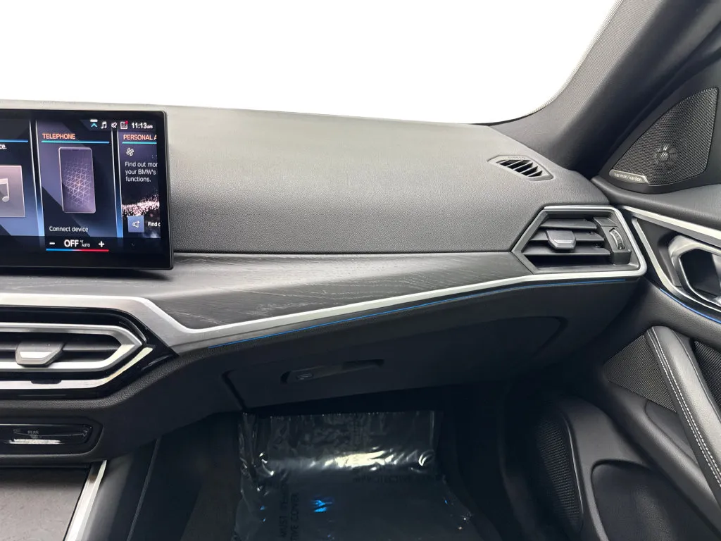 BMW i4 photo 59