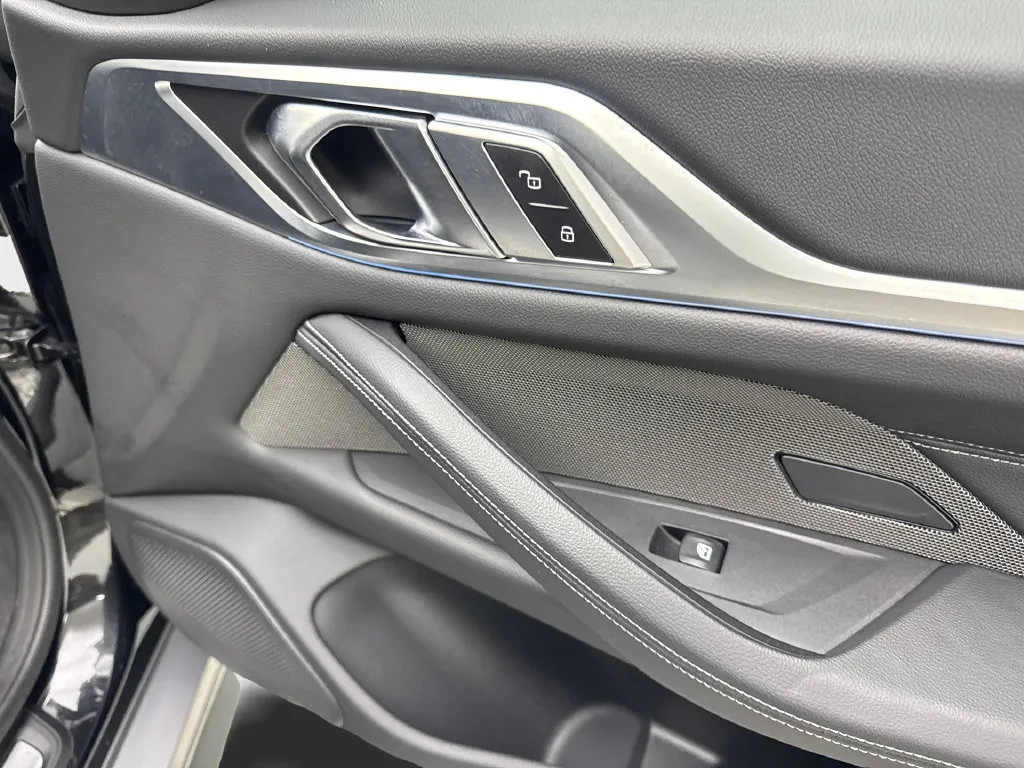 BMW i4 photo 50