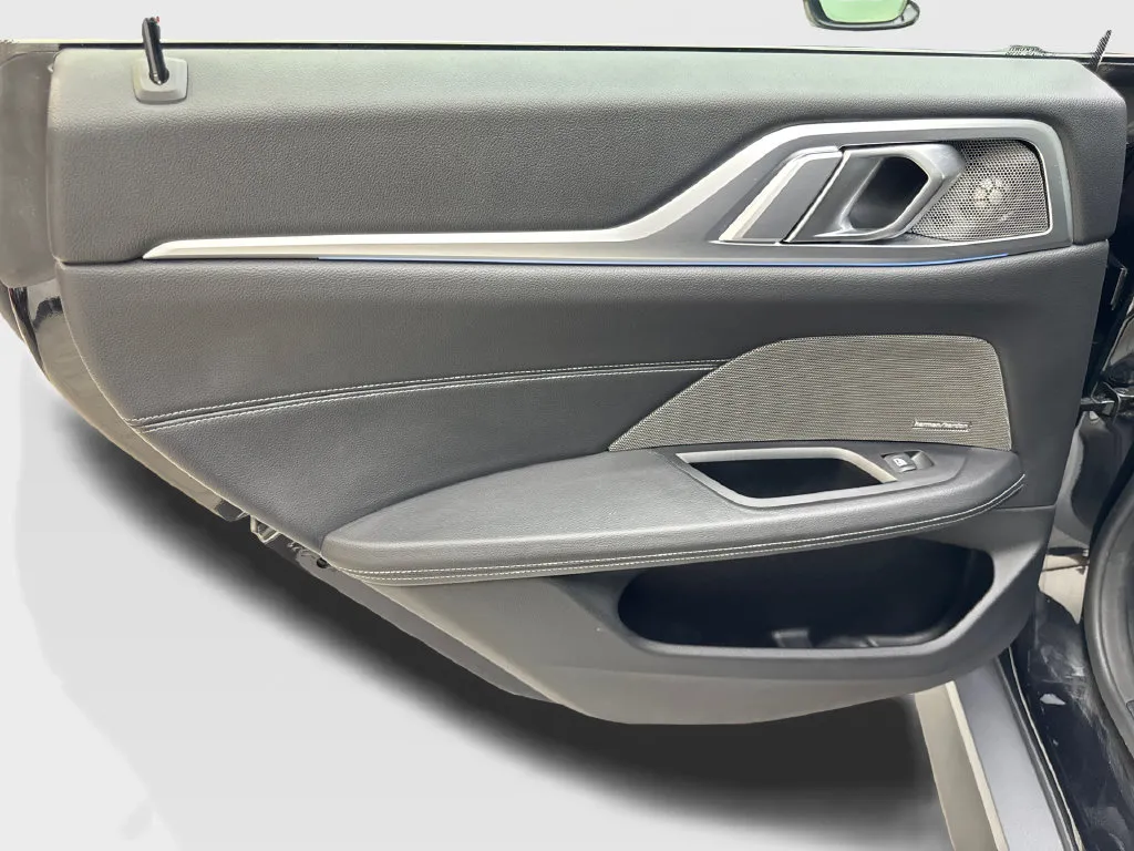 BMW i4 photo 37