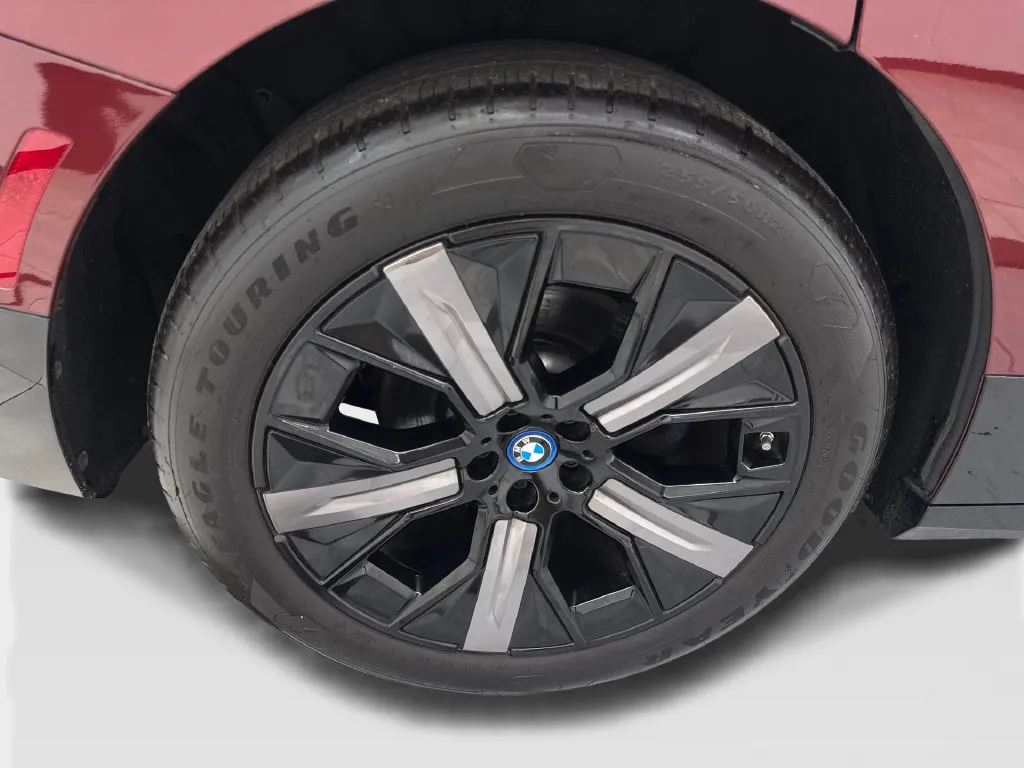 BMW iX photo 84
