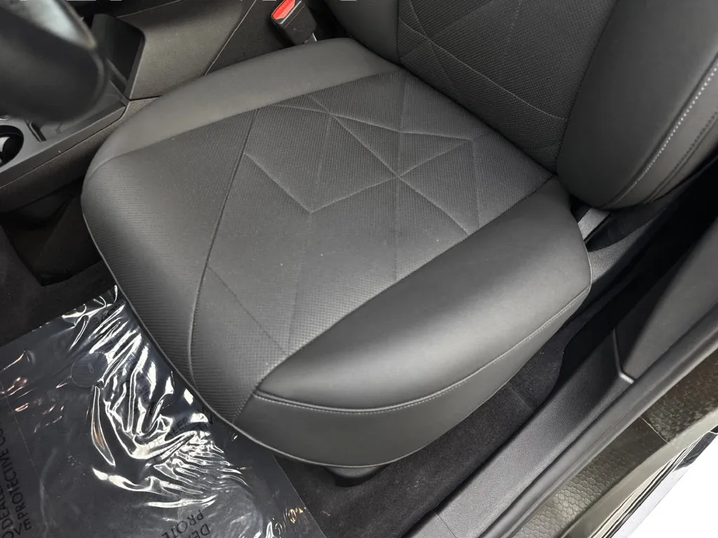 BMW iX photo 32