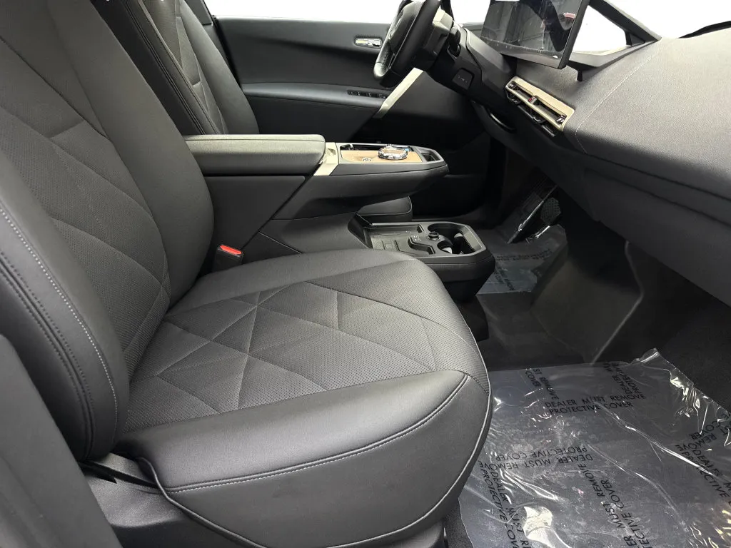 BMW iX photo 46