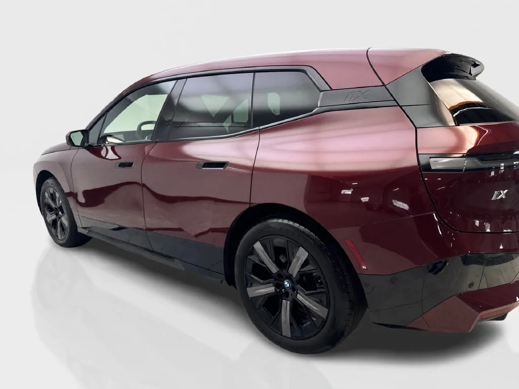 BMW iX photo 16