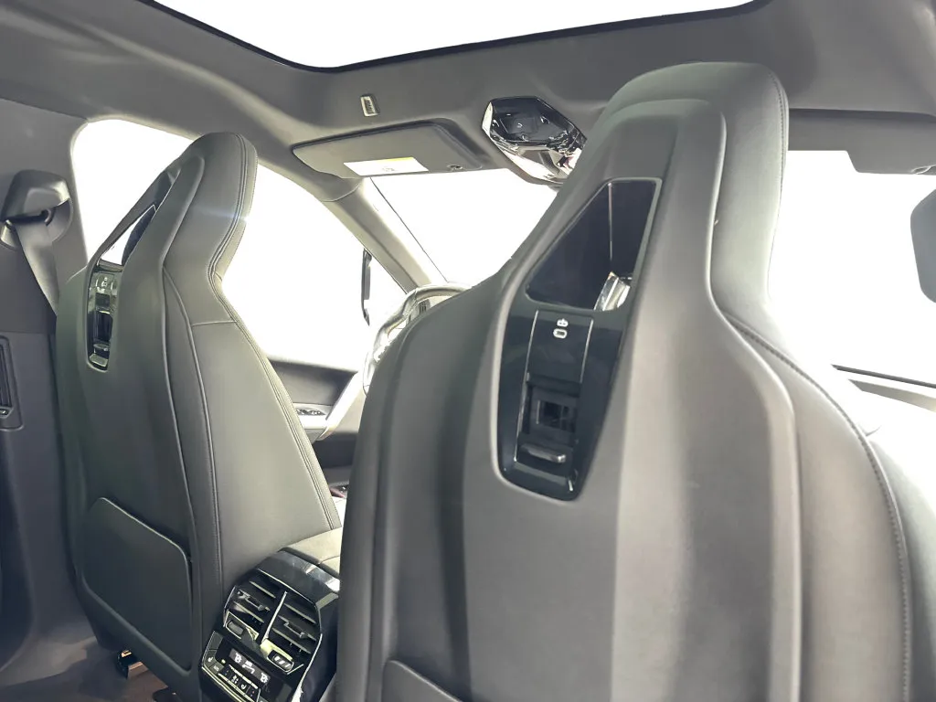 BMW iX photo 43