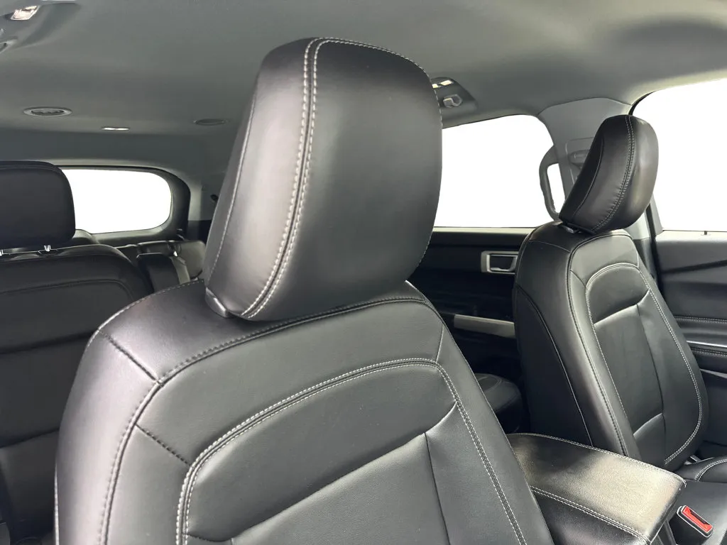Ford Explorer photo 52