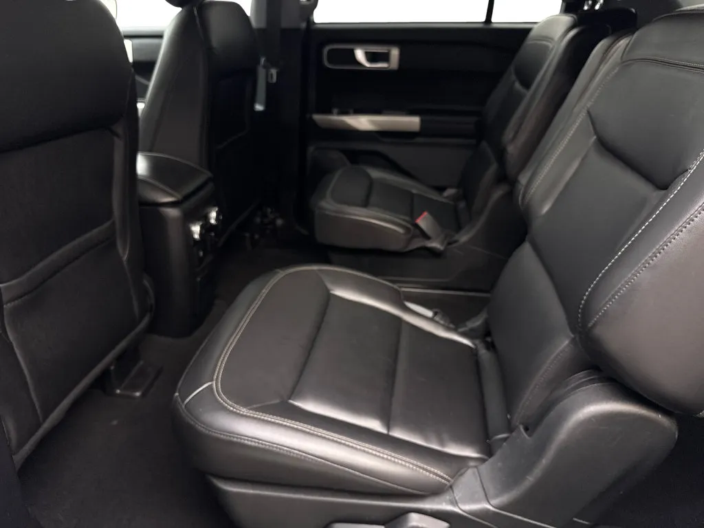 Ford Explorer photo 36