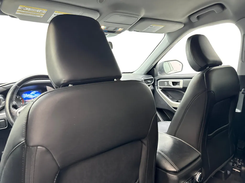 Ford Explorer photo 39