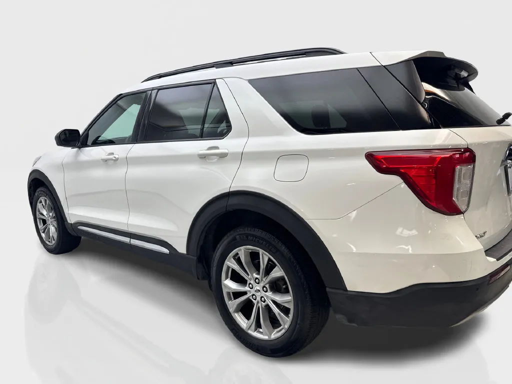 Ford Explorer photo 16