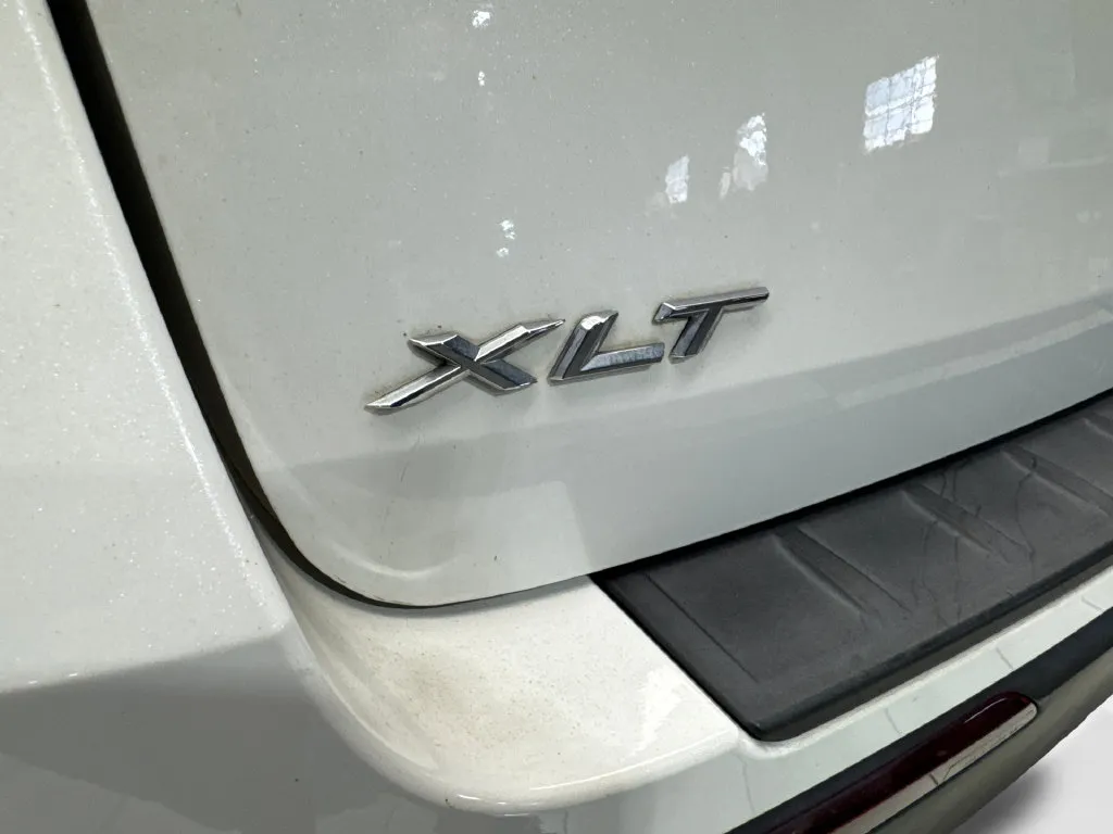 Ford Explorer photo 25