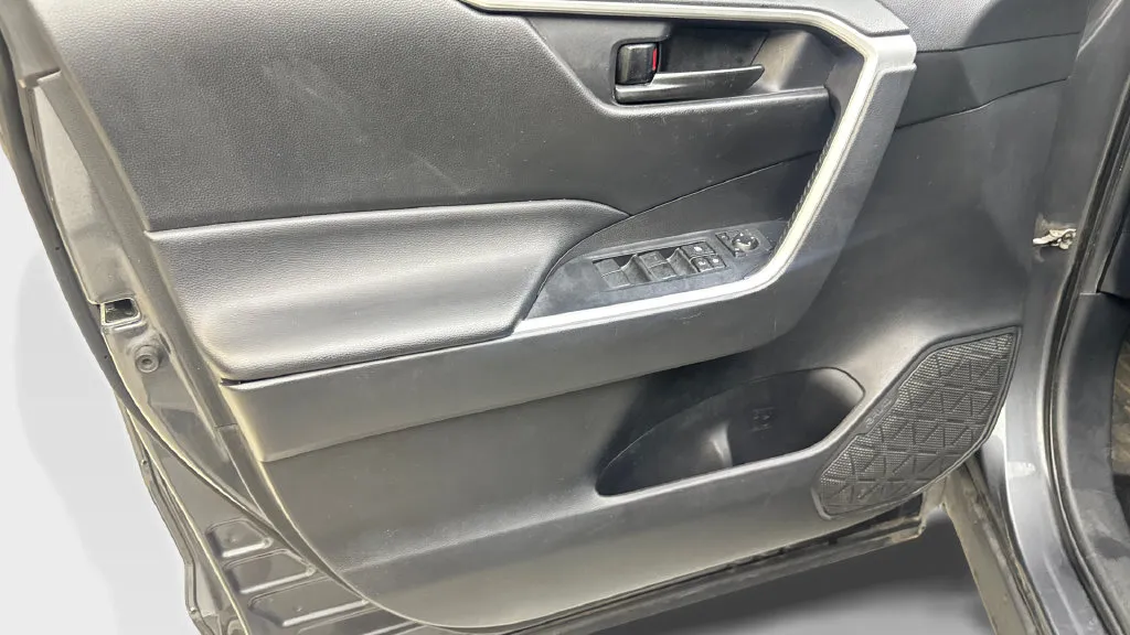 Toyota RAV4 photo 33