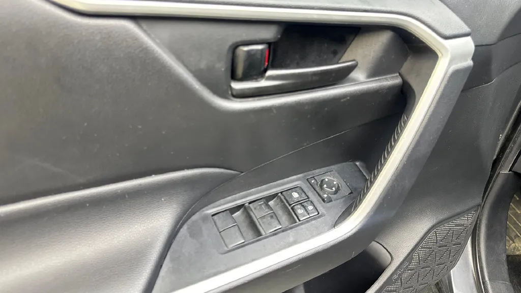 Toyota RAV4 photo 34