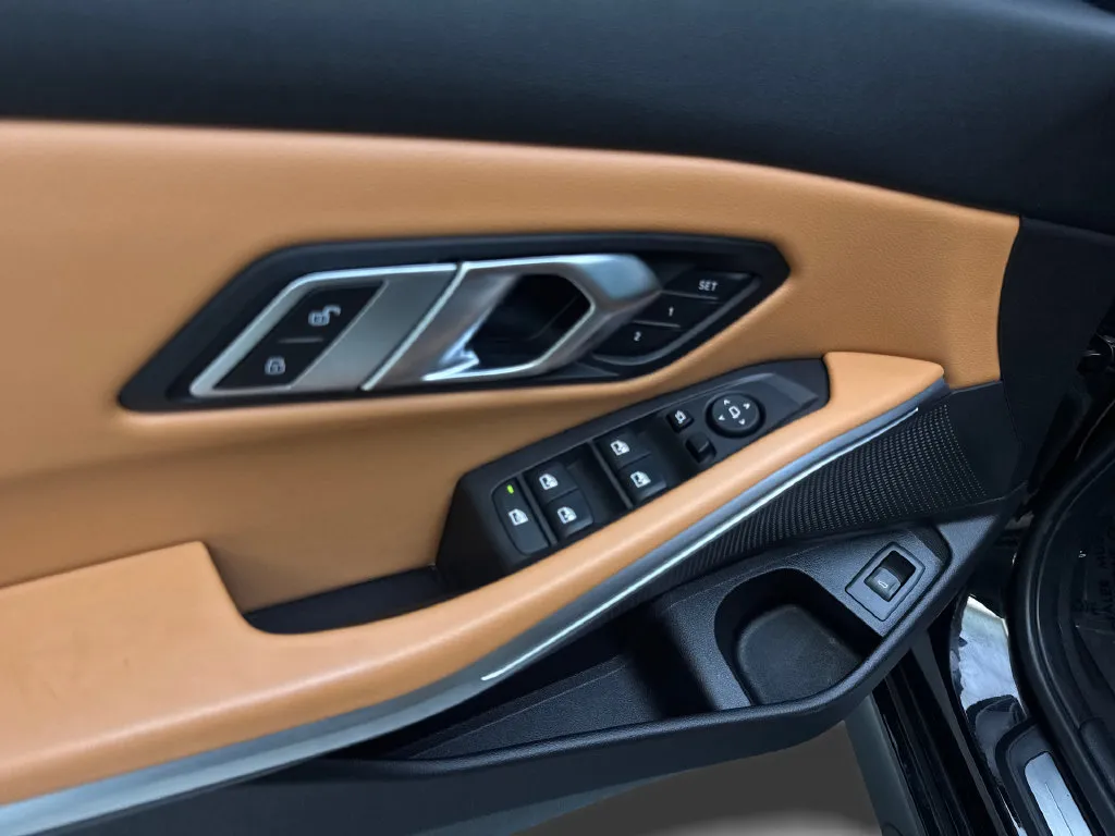 BMW 3 Series photo 34