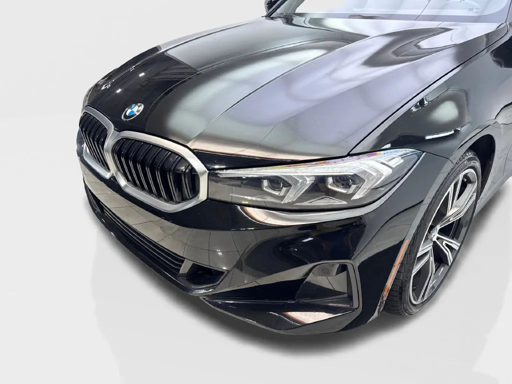 BMW 3 Series photo 18