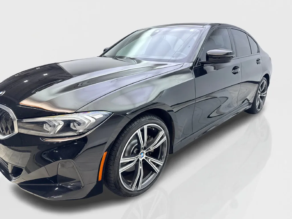 BMW 3 Series photo 12