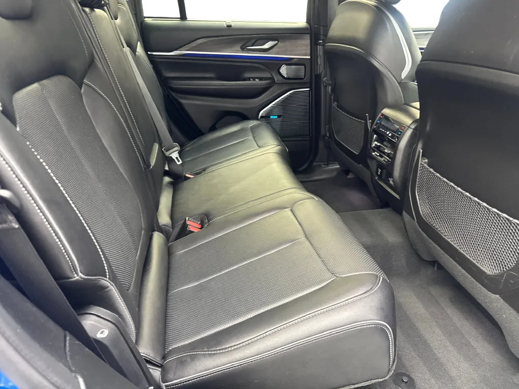 Jeep Grand Cherokee photo 42