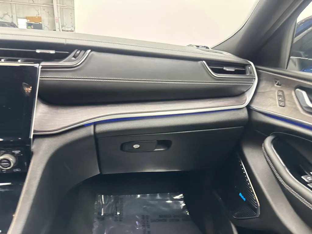 Jeep Grand Cherokee photo 61