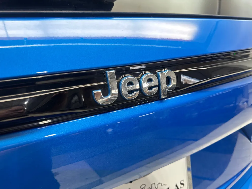 Jeep Grand Cherokee photo 23