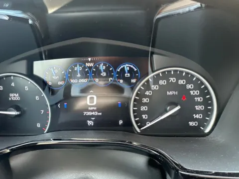 White 2017 Cadillac XT5 Platinum for sale in Irving, TX