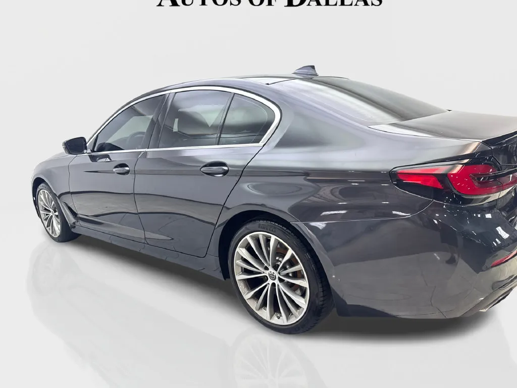 BMW 5 Series photo 16
