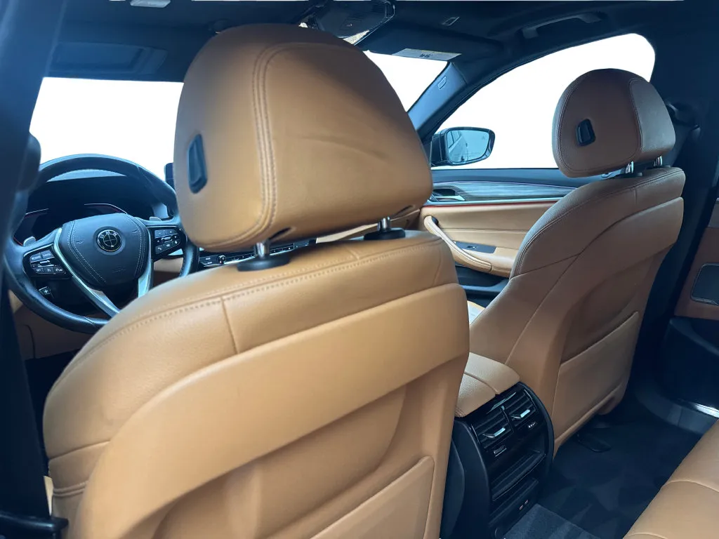 BMW 5 Series photo 37