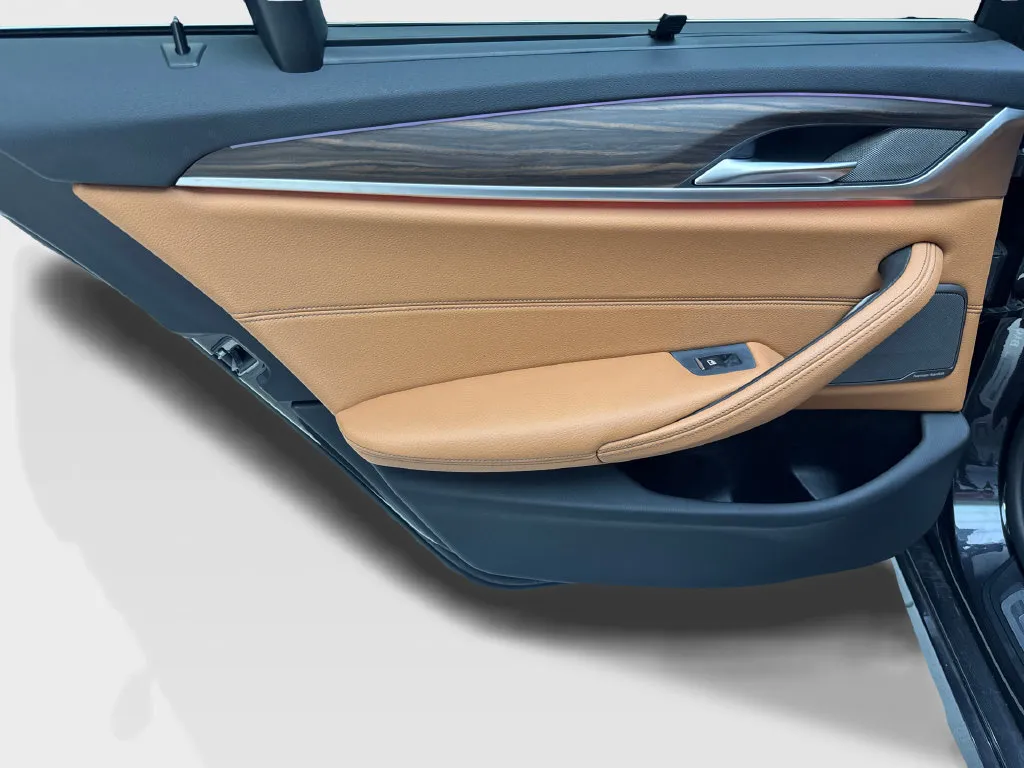 BMW 5 Series photo 39