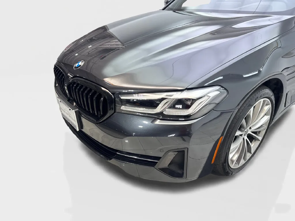 BMW 5 Series photo 18