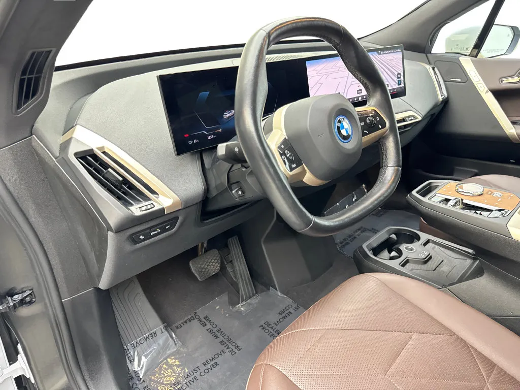 BMW iX photo 50