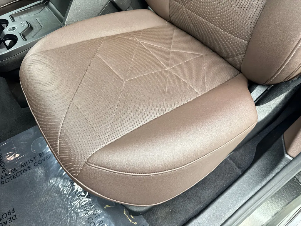BMW iX photo 30