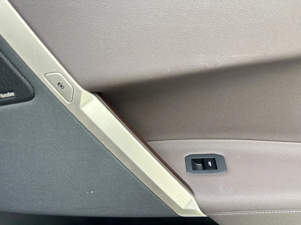 BMW iX photo 44