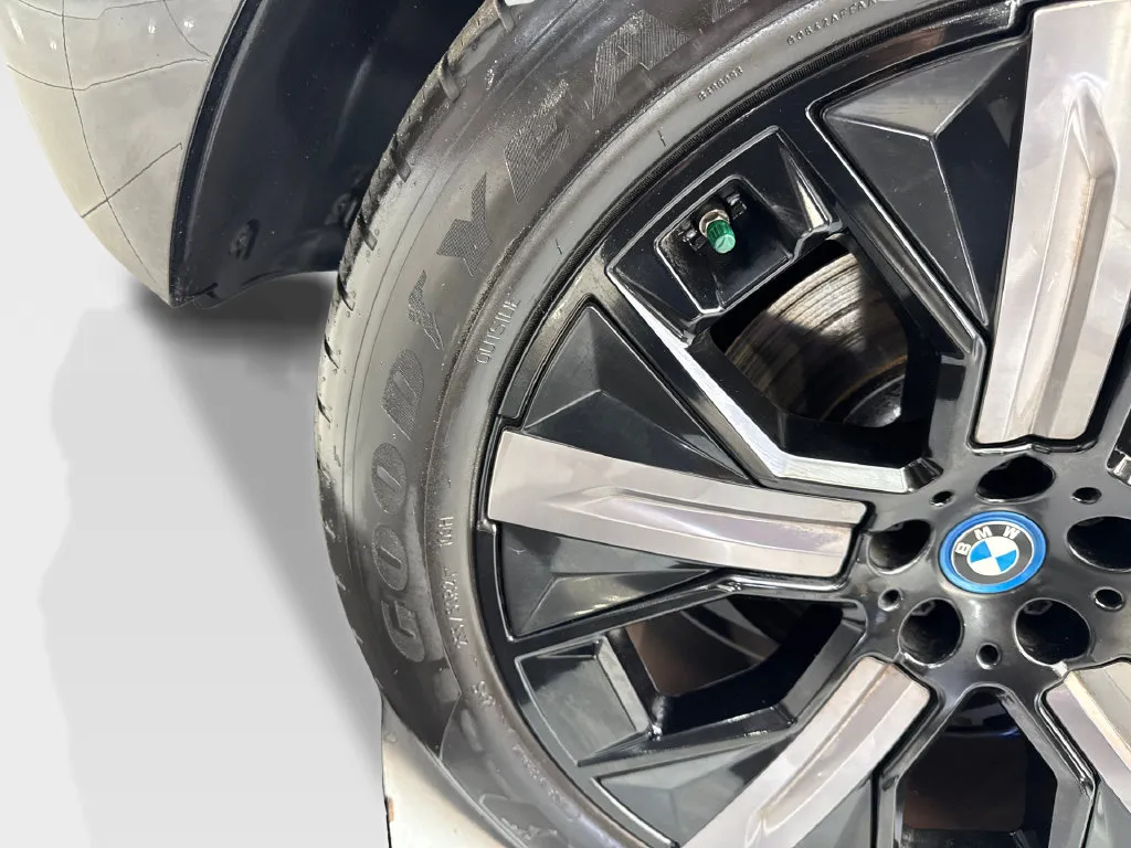 BMW iX photo 83