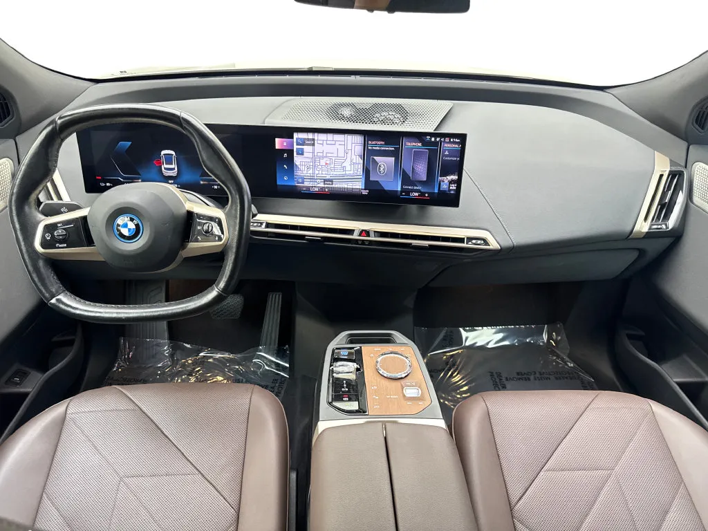 BMW iX photo 52