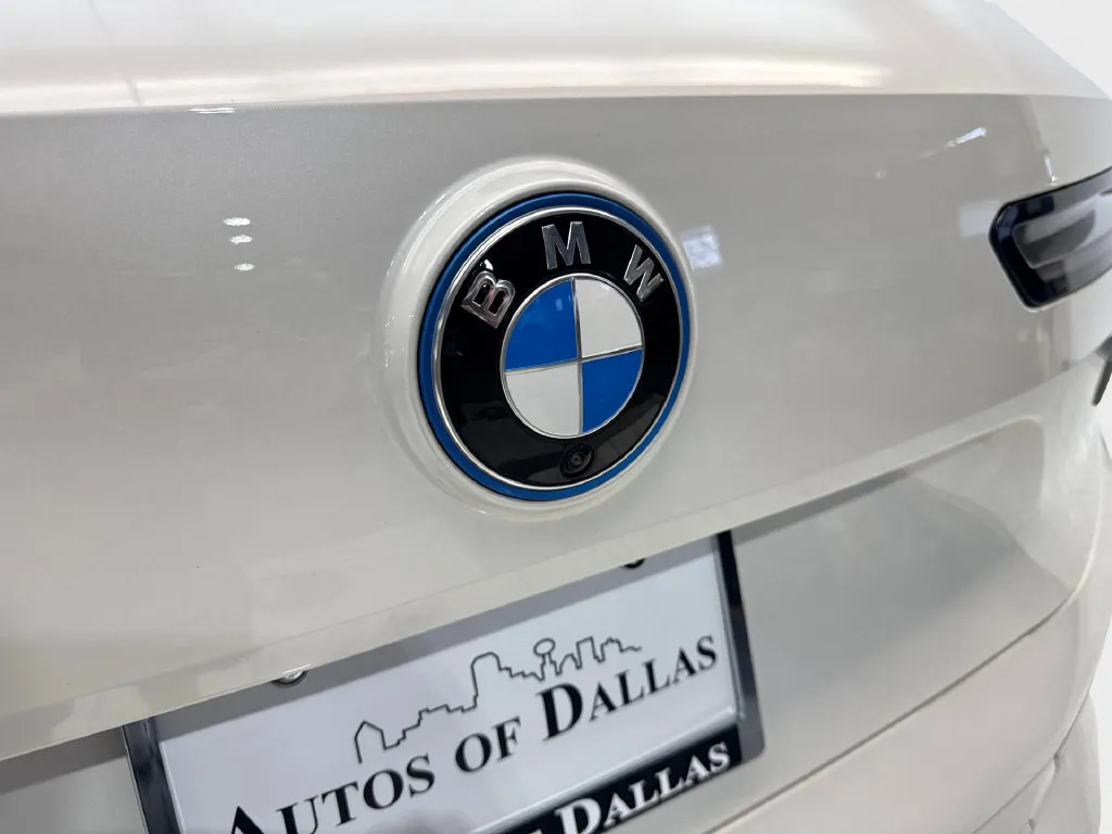 BMW iX photo 23
