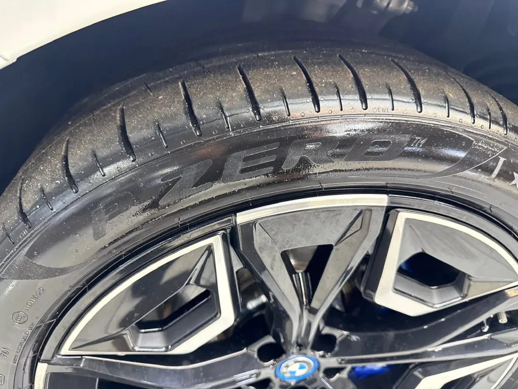 BMW iX photo 85