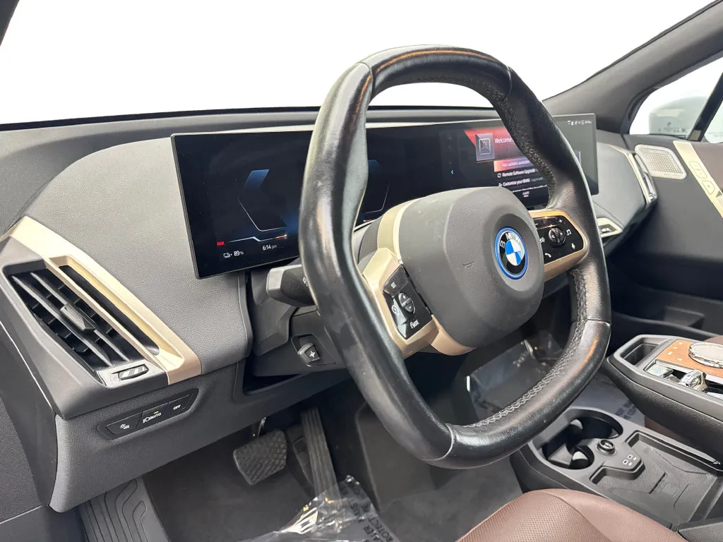 BMW iX photo 51