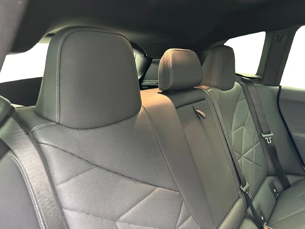 BMW iX photo 42