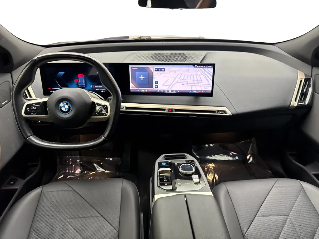 BMW iX photo 52