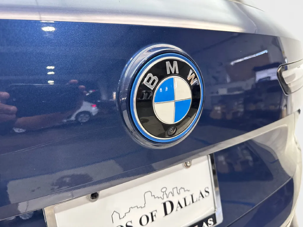 BMW iX photo 23