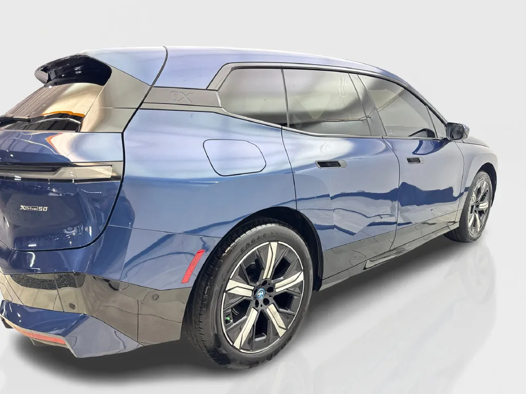 BMW iX photo 15