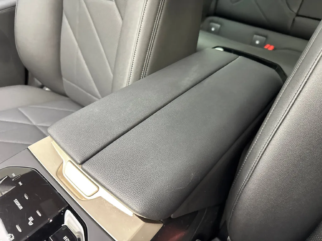 BMW iX photo 68